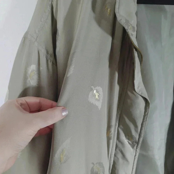 Vintage Mureli Silk Bomber Jacket Sage Green With Feather Pattern - Picture 14 of 14